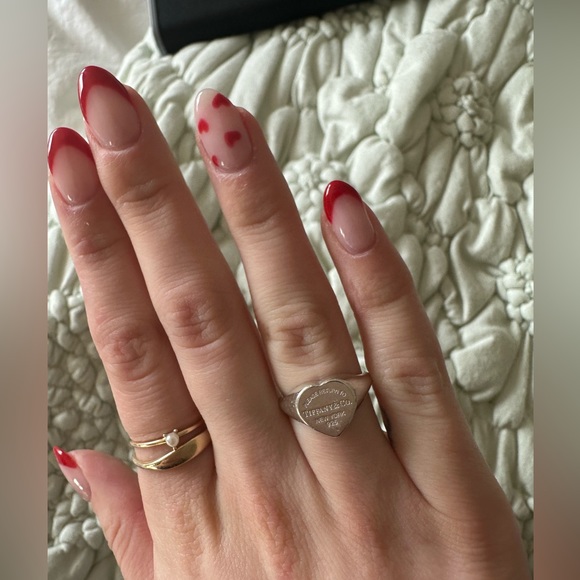 Return to Tiffany Heart Signet Ring - Picture 4 of 4